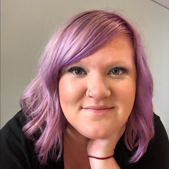 Meet your Posher, Katie - Picture 3 of 4